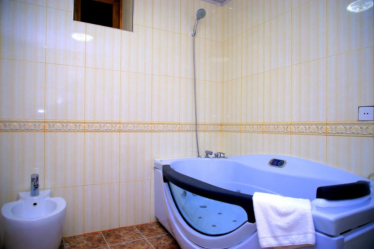 Luxe House Hotel Samarkand Bagian luar foto